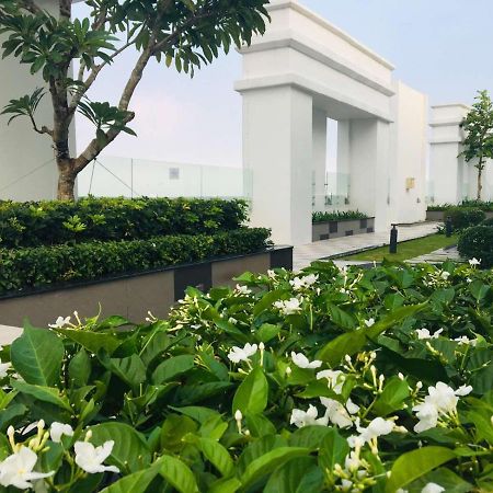 Gold Bee Dormitary Service Apartment ホーチミン エクステリア 写真