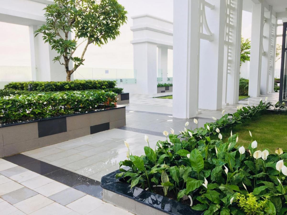 Gold Bee Dormitary Service Apartment ホーチミン エクステリア 写真