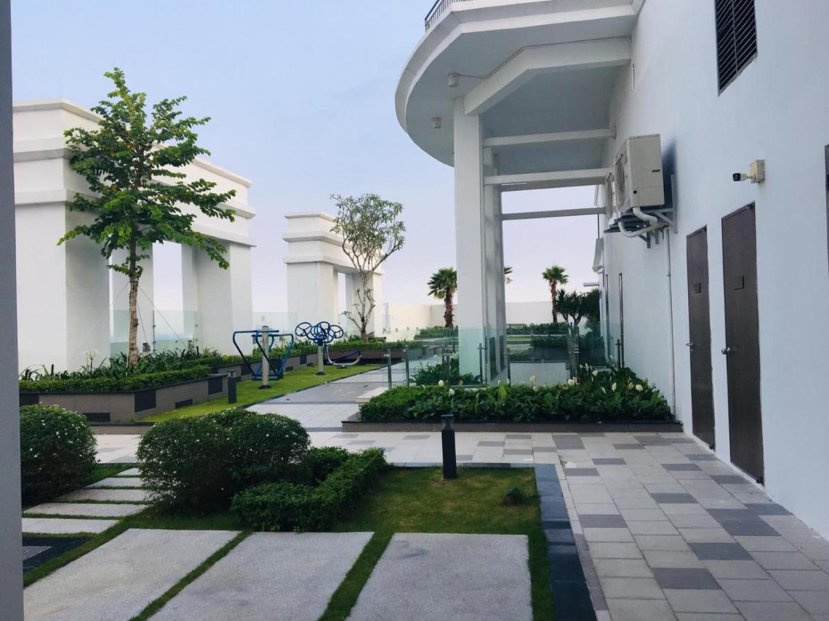 Gold Bee Dormitary Service Apartment ホーチミン エクステリア 写真