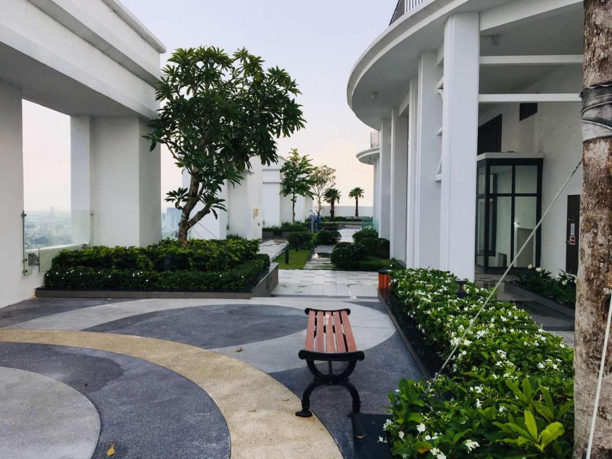 Gold Bee Dormitary Service Apartment ホーチミン エクステリア 写真