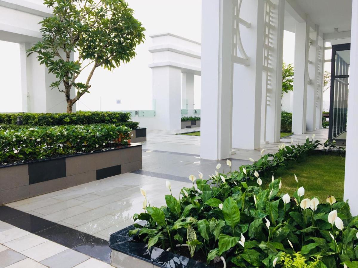 Gold Bee Dormitary Service Apartment ホーチミン エクステリア 写真