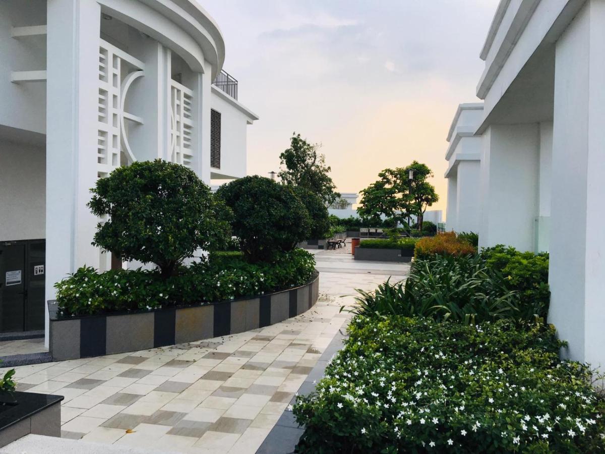Gold Bee Dormitary Service Apartment ホーチミン エクステリア 写真