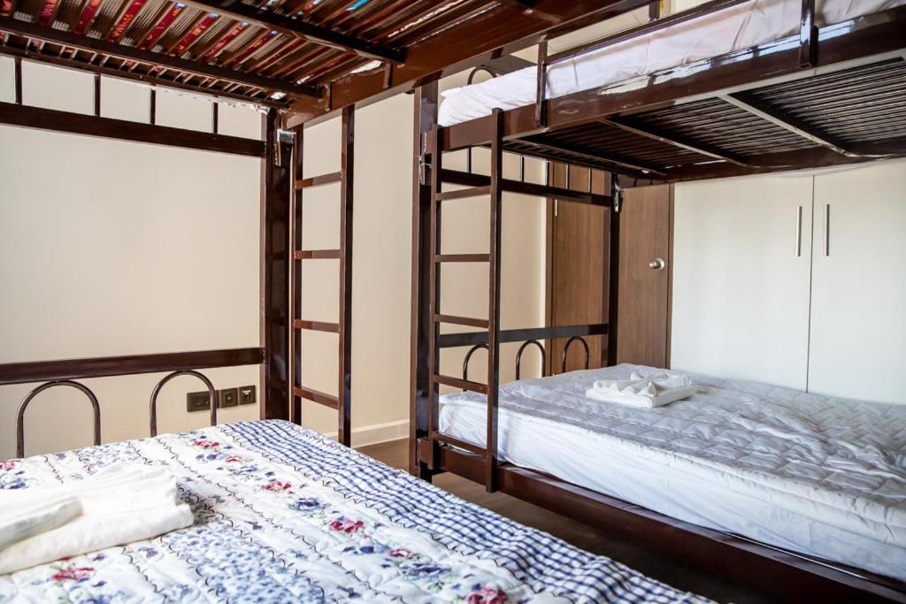 Gold Bee Dormitary Service Apartment ホーチミン エクステリア 写真