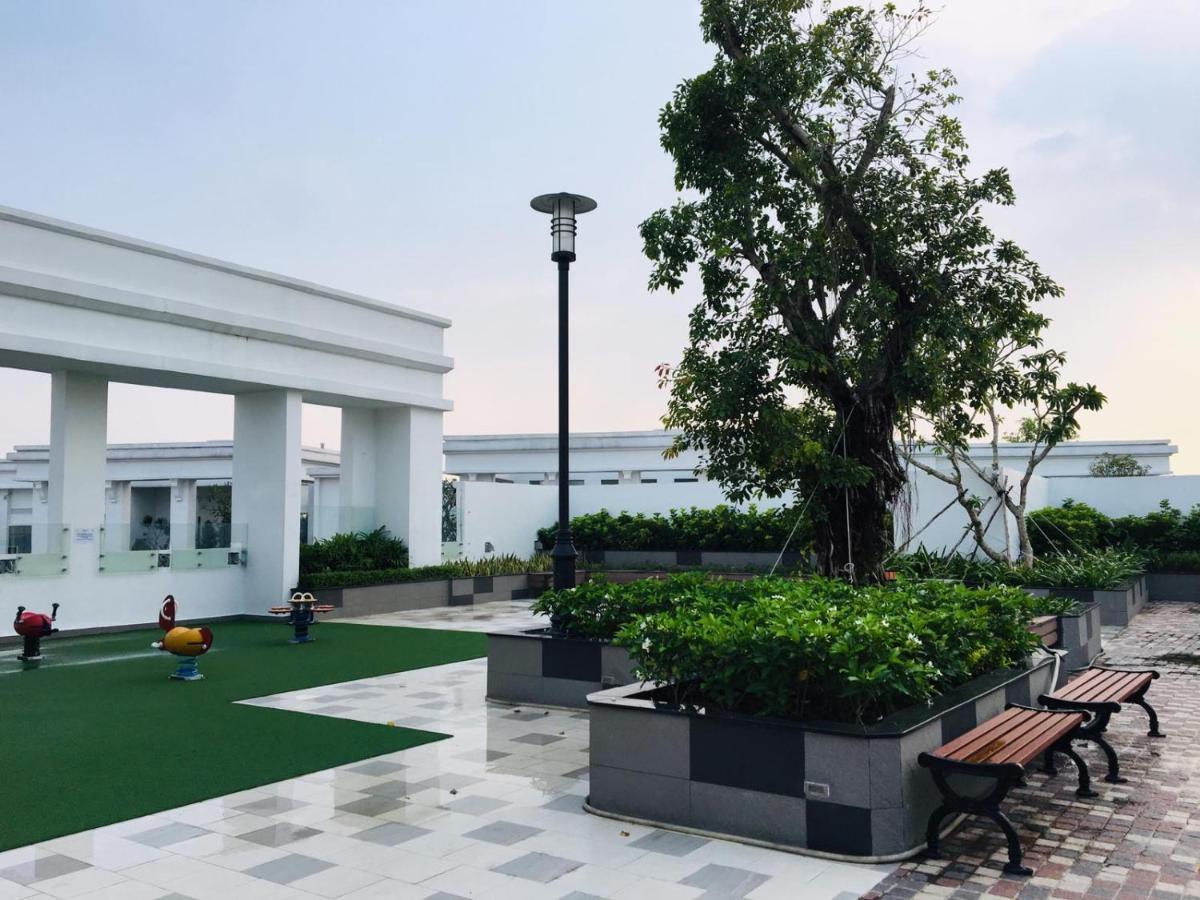 Gold Bee Dormitary Service Apartment ホーチミン エクステリア 写真